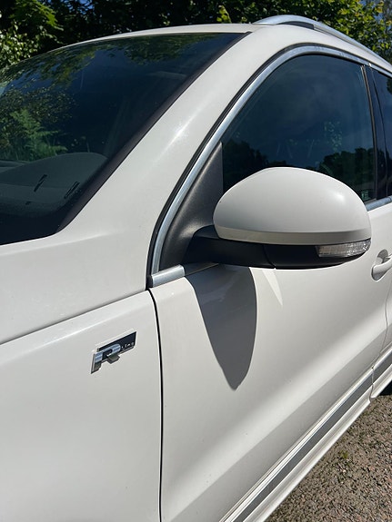 Volkswagen Tiguan 3 of 4