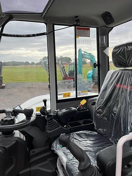 Takeuchi TB 370 W 5 of 5
