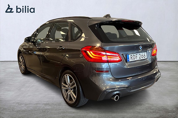 BMW 225xe 2 of 5