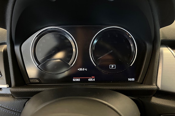 BMW 225xe 13 of 17