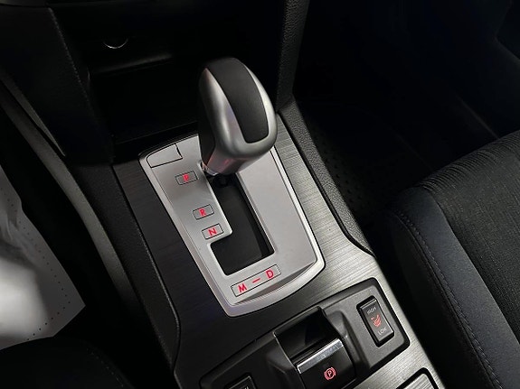 Subaru Legacy 12 of 15