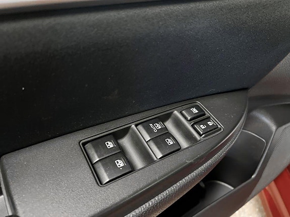 Subaru Legacy 10 of 15