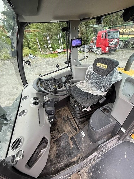 New Holland W 70 5 of 5