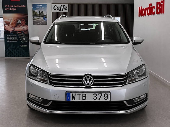 Volkswagen Passat 2 of 5