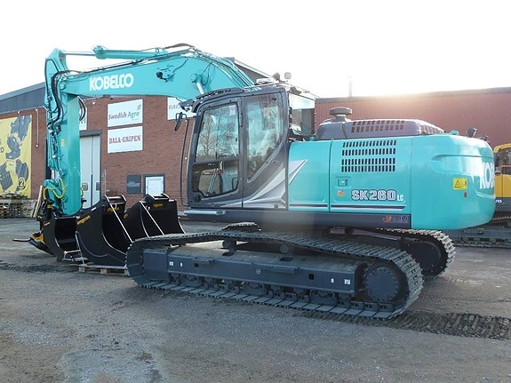 Kobelco SK260LC-11 8 of 12