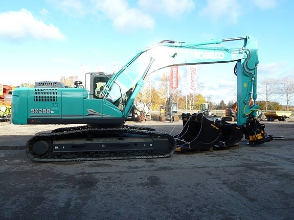 Kobelco SK260LC-11 11 of 12
