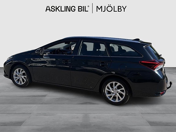 Toyota Auris 3 of 5