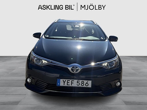 Toyota Auris 5 of 5