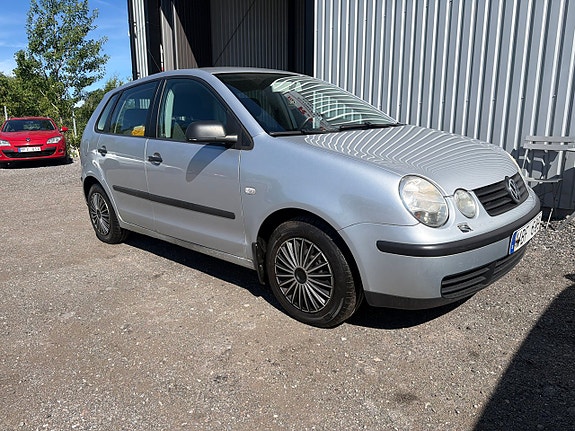 Volkswagen Polo 2 of 5