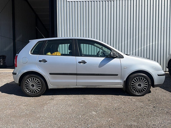 Volkswagen Polo 3 of 5