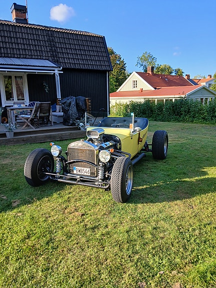 Ford V8 2 of 5