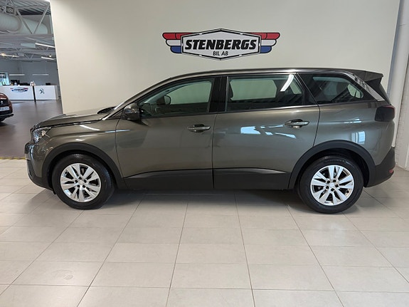 Peugeot 5008 2 of 5