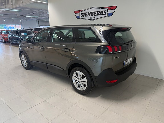 Peugeot 5008 3 of 5