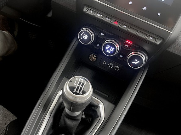 Mitsubishi Colt 11 of 16