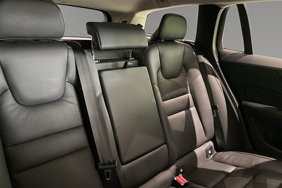 Volvo V60 14 of 23
