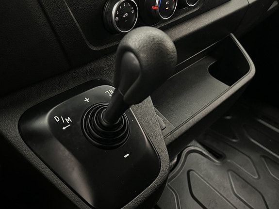 Renault Master 25 of 30