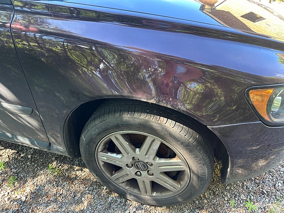 Volvo S40 3 of 5