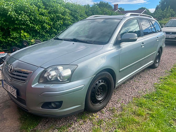 Toyota Avensis 5 of 5