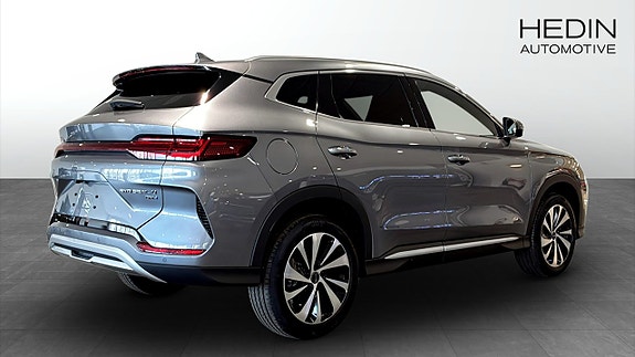 BYD Seal U 2 of 5