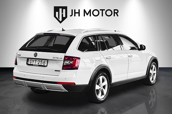 Skoda Octavia Scout 5 of 16