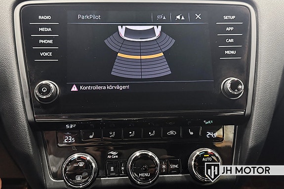 Skoda Octavia Scout 15 of 16