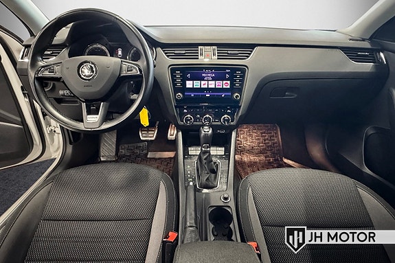 Skoda Octavia Scout 12 of 16