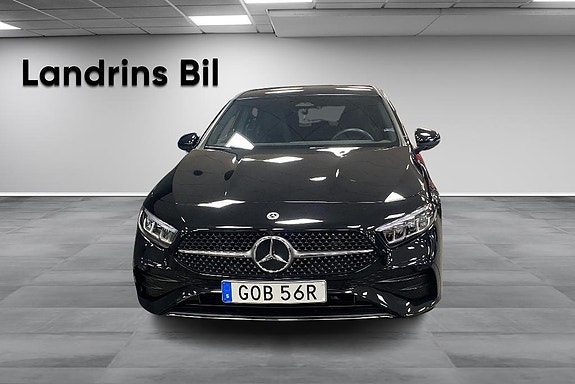 Mercedes-Benz A200 2 of 5