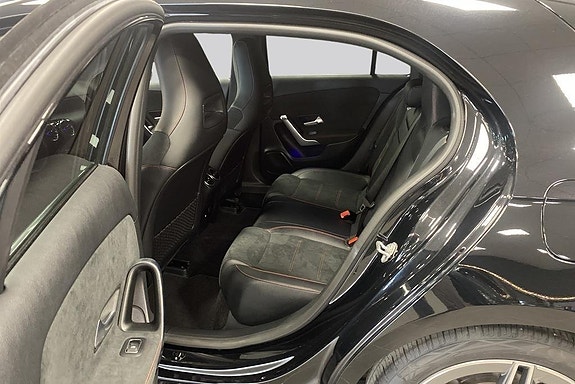 Mercedes-Benz A200 9 of 15