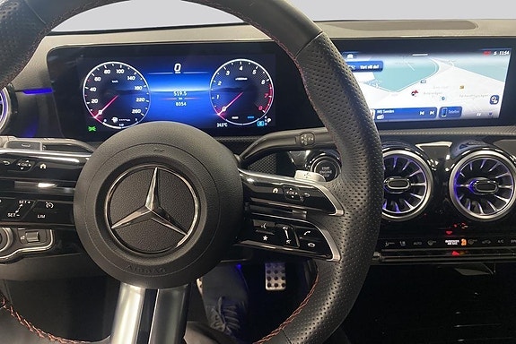 Mercedes-Benz A200 11 of 15