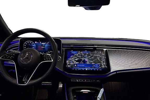 Mercedes-Benz E300 8 of 12