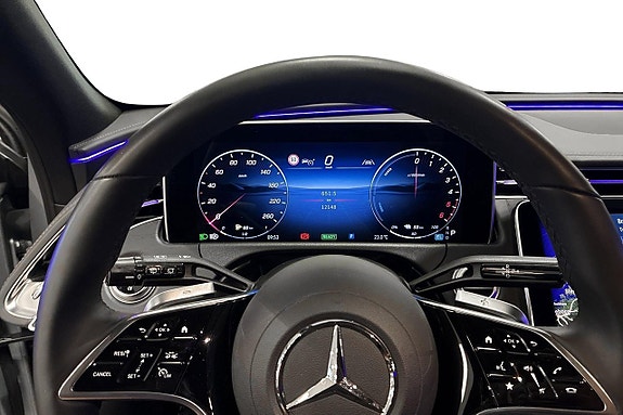 Mercedes-Benz E300 5 of 12