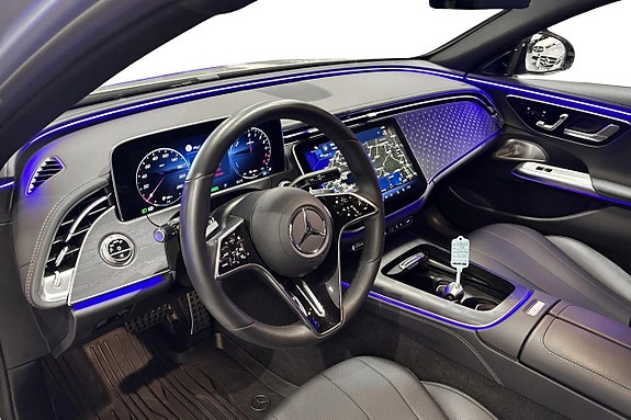 Mercedes-Benz E300 6 of 12