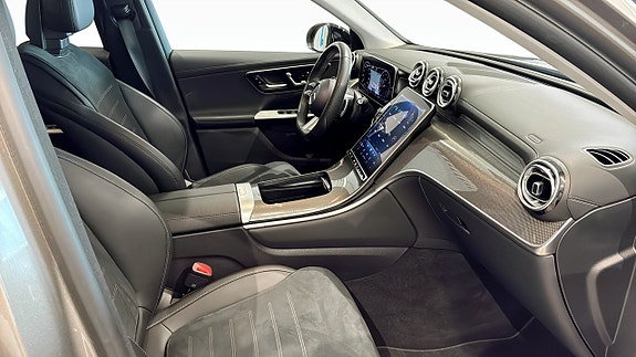 Mercedes-Benz GLC200 3 of 5