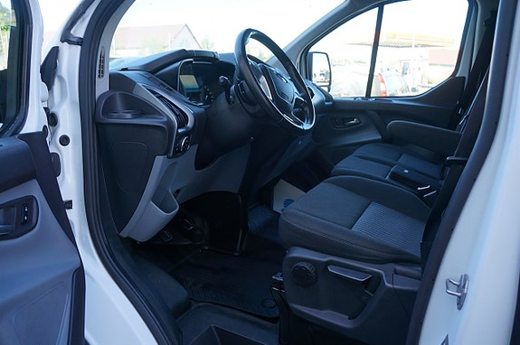 Ford Transit Custom 6 of 8
