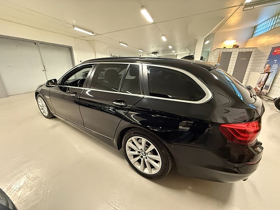 BMW 520d 4 of 5