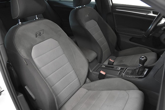 Volkswagen Golf VII 17 of 22