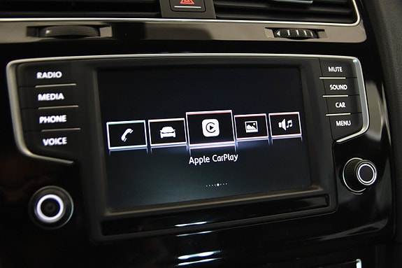 Volkswagen Golf VII 22 of 22