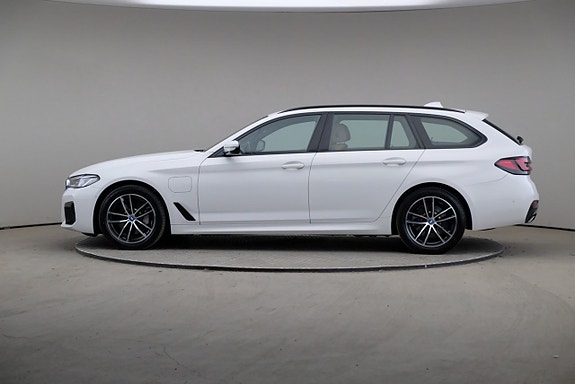BMW 530e 4 of 5