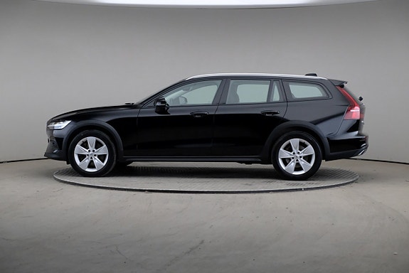 Volvo V60 Cross Country 4 of 5
