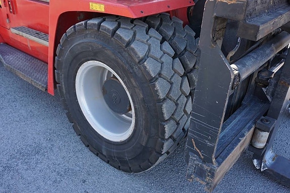 Kalmar DCG100-6 8 of 10