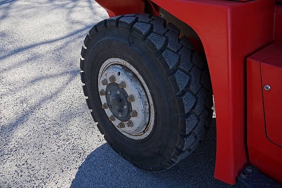 Kalmar DCG100-6 9 of 10