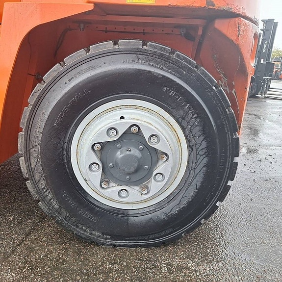 Kalmar DCG120-6 6 of 9