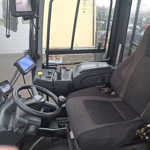 Kalmar DCG120-6 7 of 9