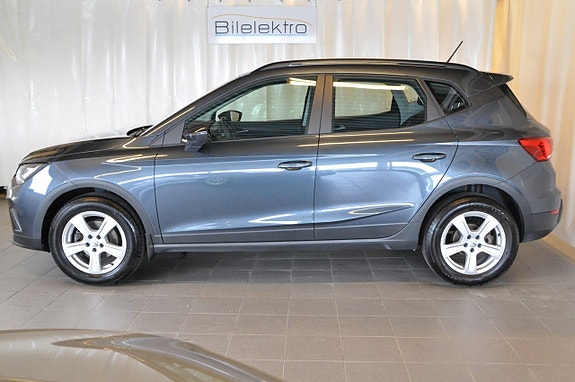 Seat Arona 2 of 5