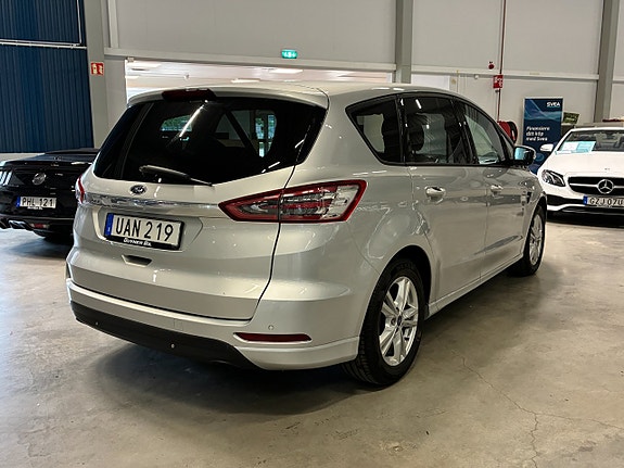 Ford S-MAX 3 of 5