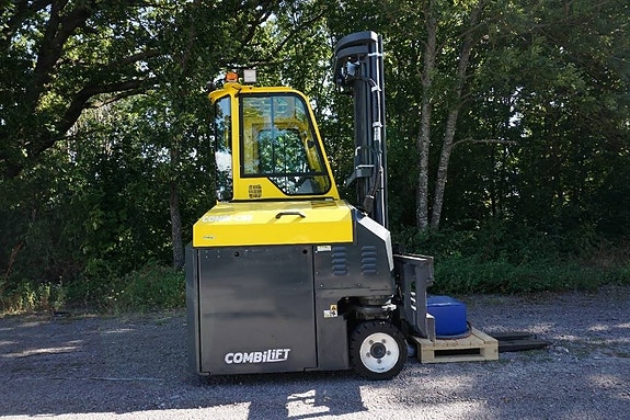 Combilift CBE3000 2 of 10