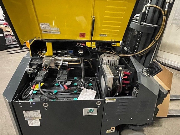 Combilift CBE3000 8 of 11