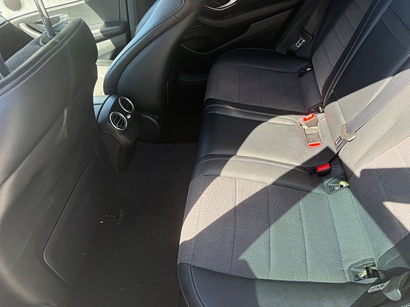 Mercedes-Benz E200 16 of 19