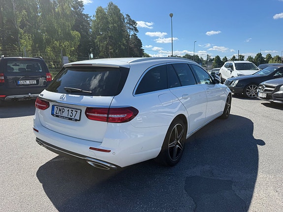 Mercedes-Benz E200 6 of 19