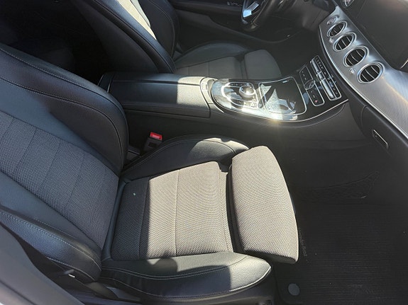 Mercedes-Benz E200 14 of 19